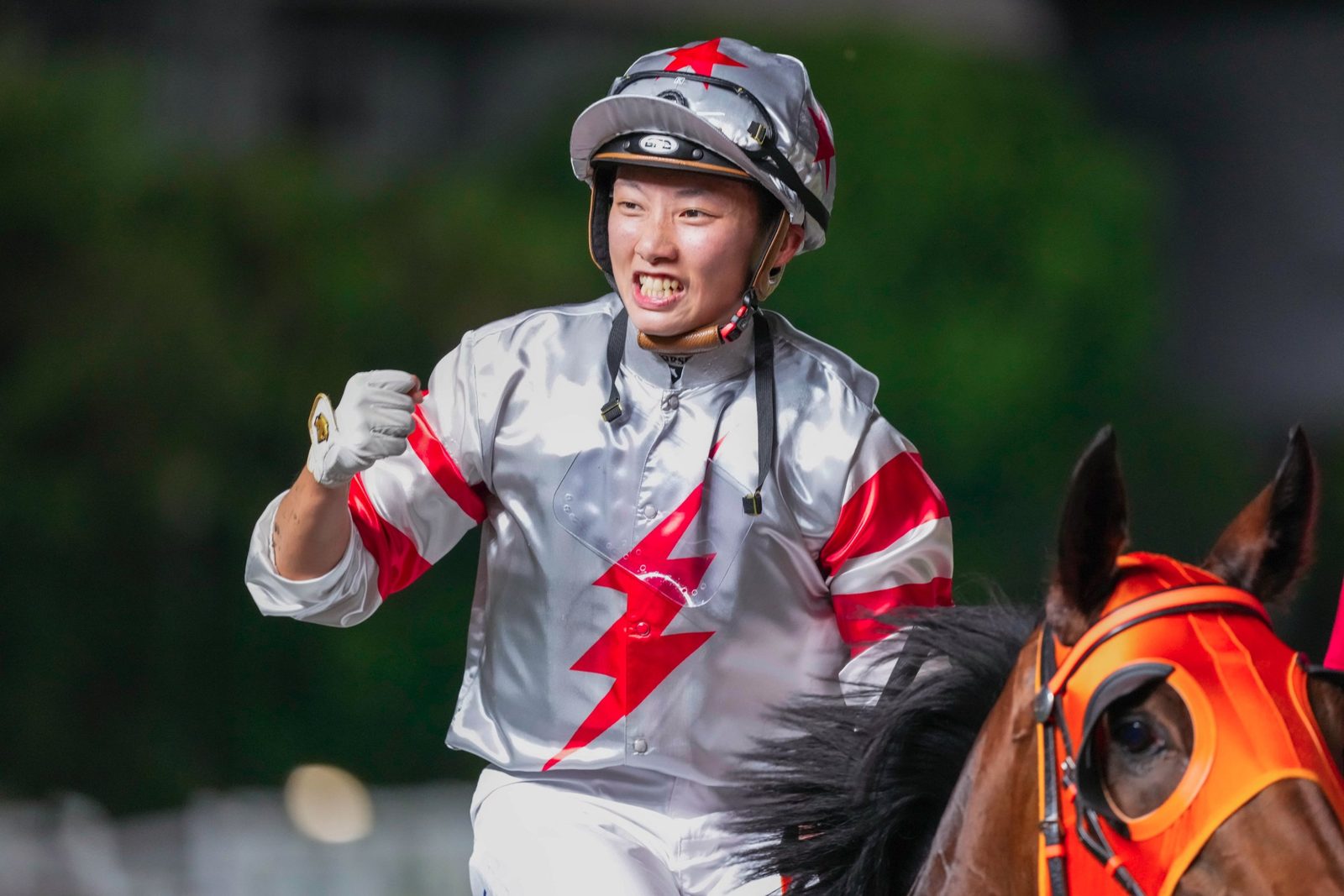 L’apprentie Nichola Yuen fête son deuxième triplé de la saison à Sha Tin.